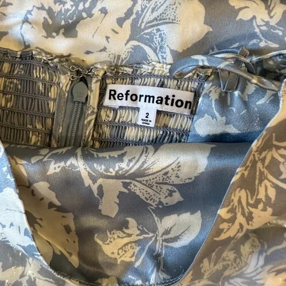 Reformation Frankie Silk Dress in Porcelain Reformation - Picture 10 of 13